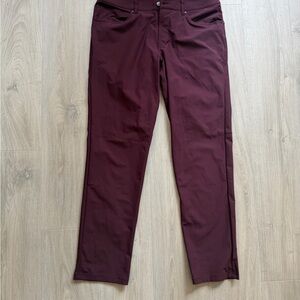 lululemon athletica Men's Chinos in Deep Burgundy